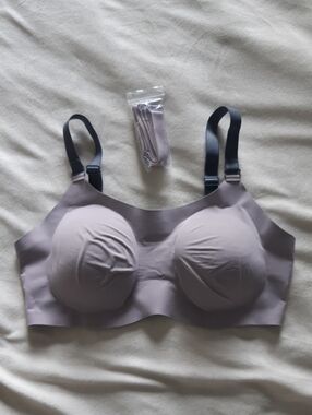 Knix Reversible Seamless Wireless Molded-Cup Bra Size 6